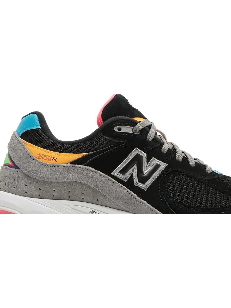 Кроссовки New Balance DTLR x 2002R 'Masquerade' — изображение 2 из 8, черный