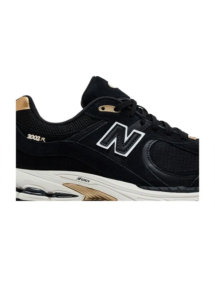 Кроссовки New Balance Foot Locker x 2002R '50th Anniversary' — изображение 3 из 9, черный/золотистый