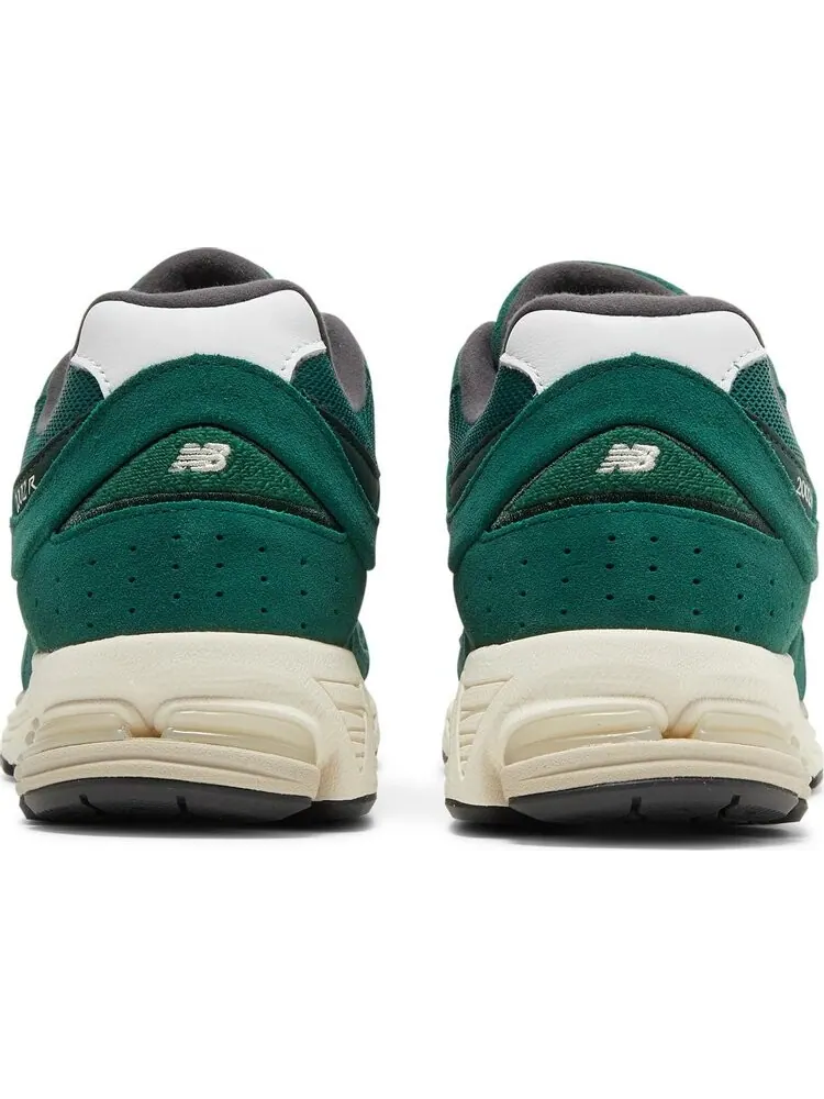 Кроссовки New Balance 2002R 'Suede Pack - Forest Green' — изображение 6 из 8, зеленый