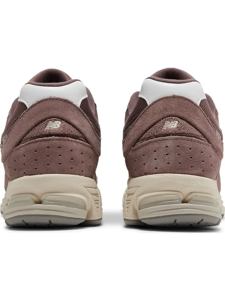 Кроссовки New Balance 2002R 'Suede Pack - Dusty Fig' — изображение 6 из 8, фиолетовый