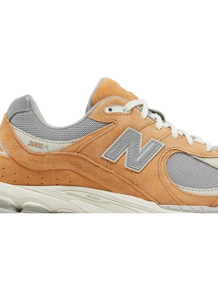 Кроссовки New Balance 2002R 'Sweet Caramel' — изображение 2 из 8, желтый