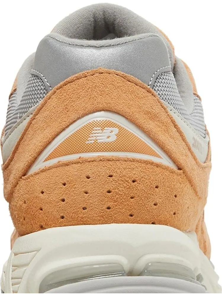 Кроссовки New Balance 2002R 'Sweet Caramel' — изображение 7 из 8, желтый