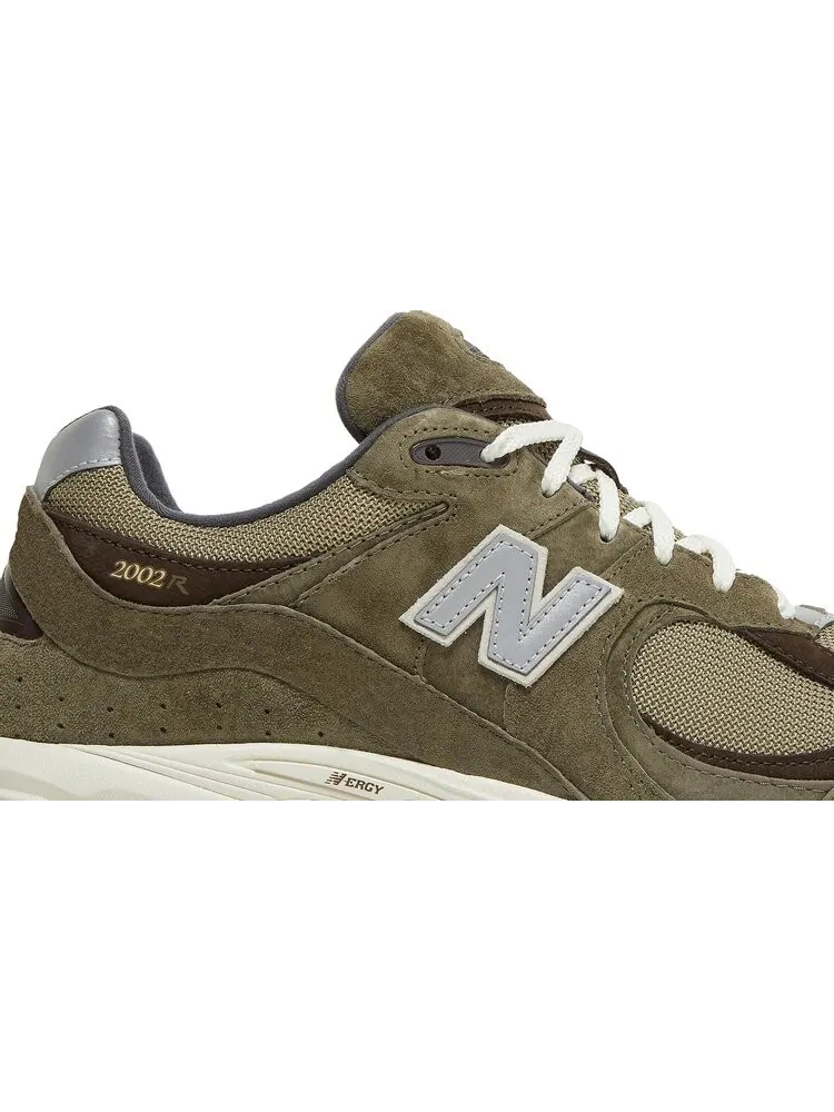 Кроссовки New Balance 2002R 'Dark Camo' — изображение 2 из 8, зеленый