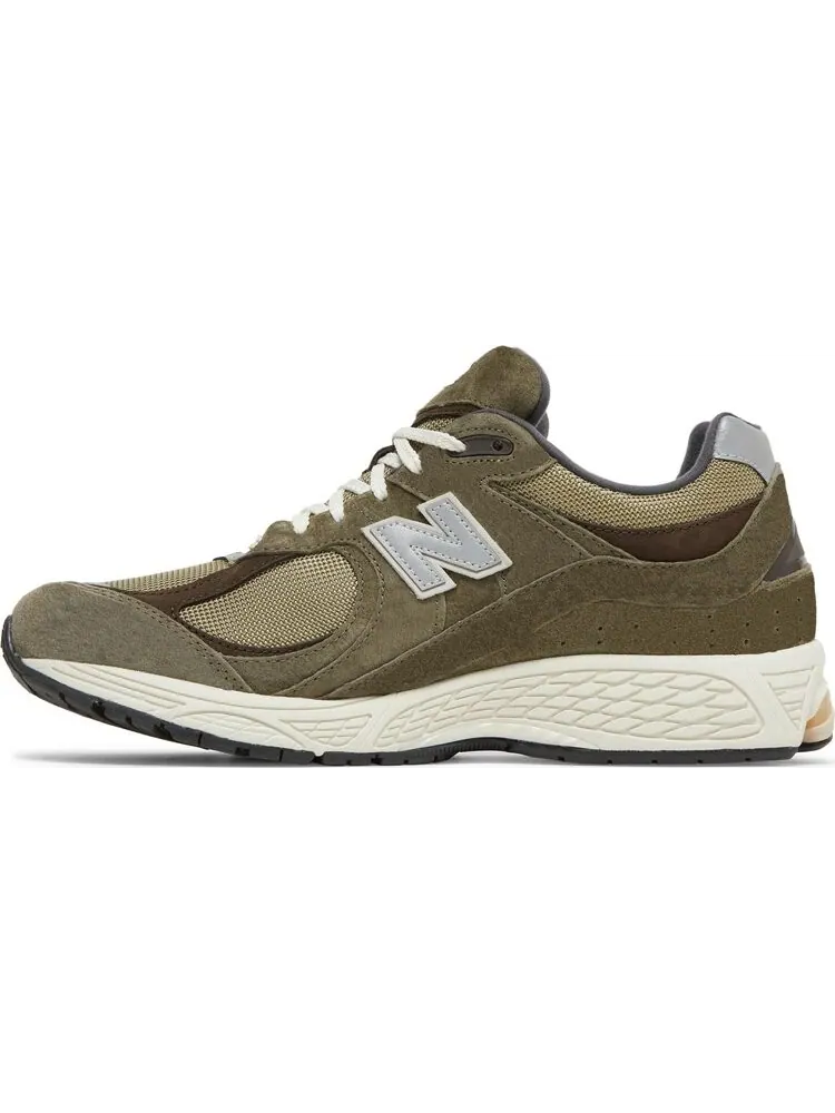 Кроссовки New Balance 2002R 'Dark Camo' — изображение 3 из 8, зеленый