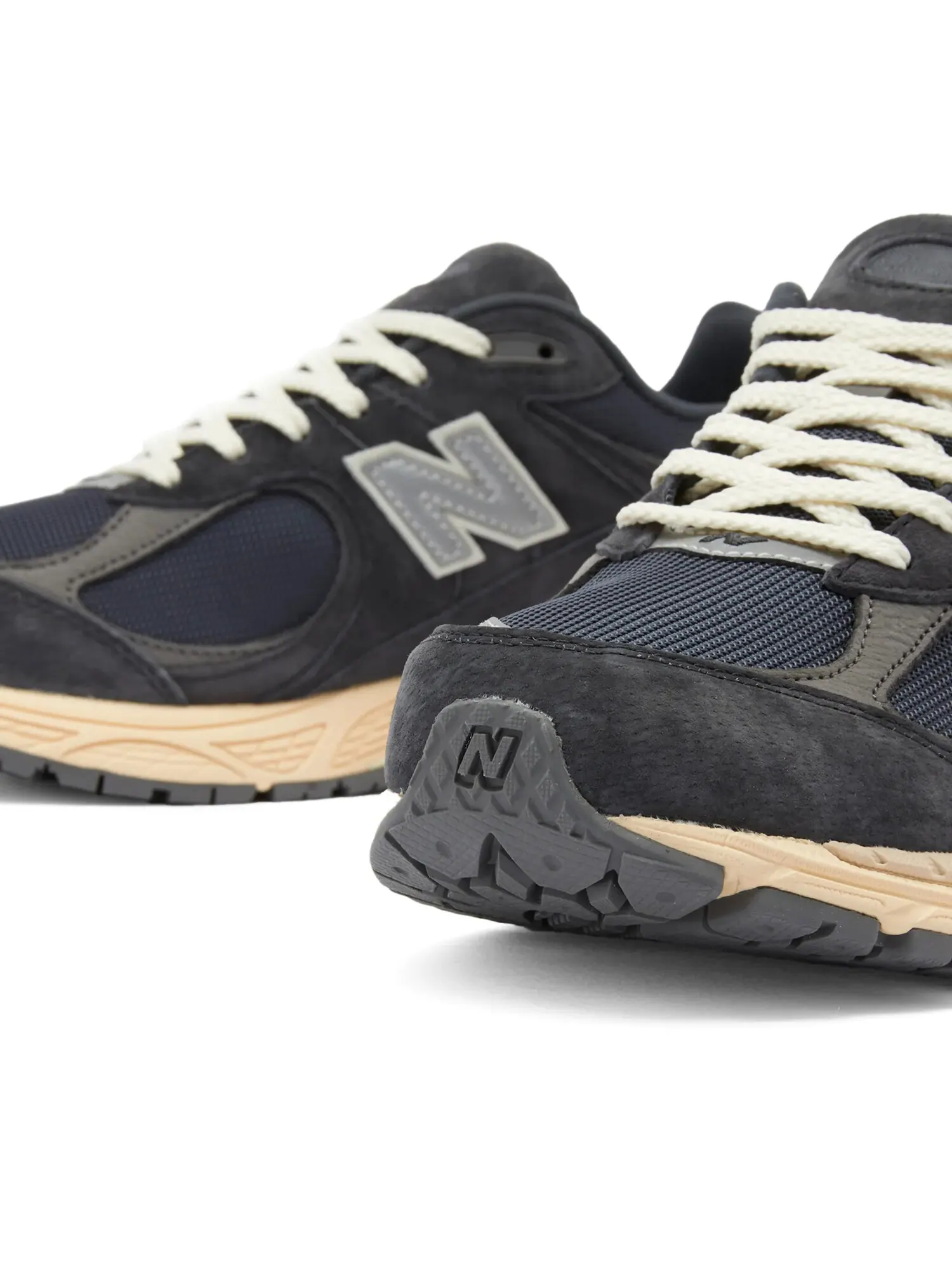 Кроссовки New Balance 2002R — изображение 3 из 5, черный/бежевый