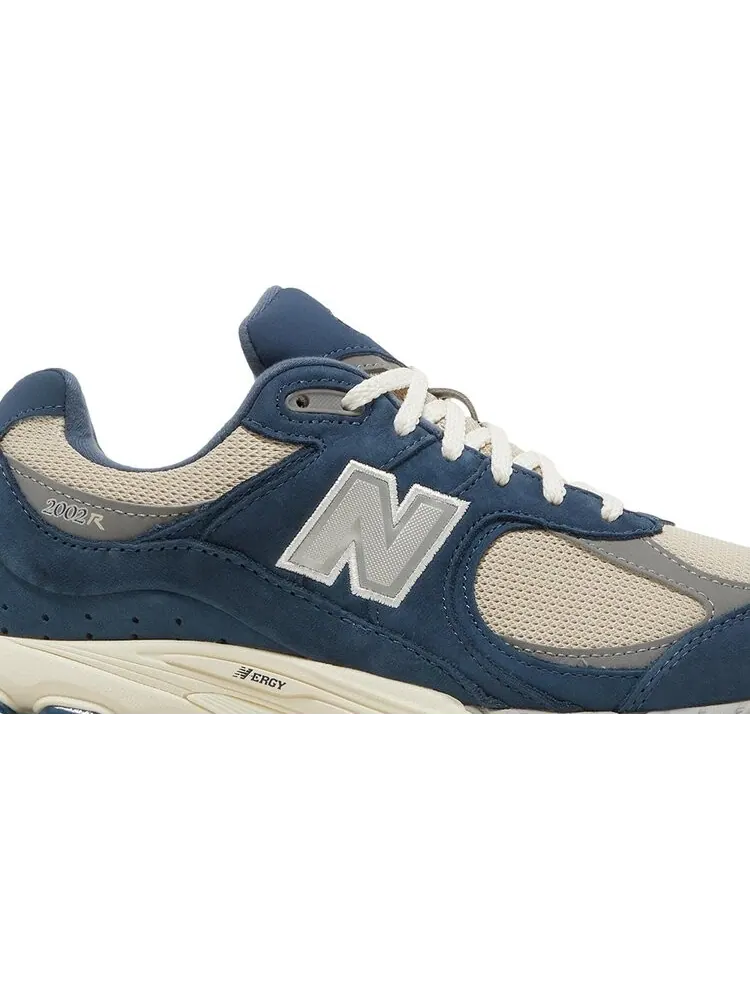 Кроссовки New Balance 2002R 'Vintage Indigo' — изображение 2 из 9, синий
