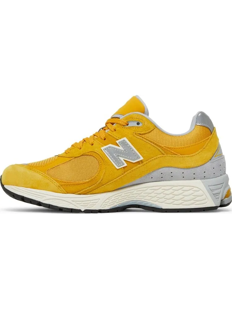 Кроссовки New Balance 2002R 'Egg yolk' — изображение 3 из 8, желтый