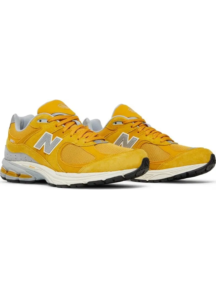 Кроссовки New Balance 2002R 'Egg yolk' — изображение 8 из 8, желтый