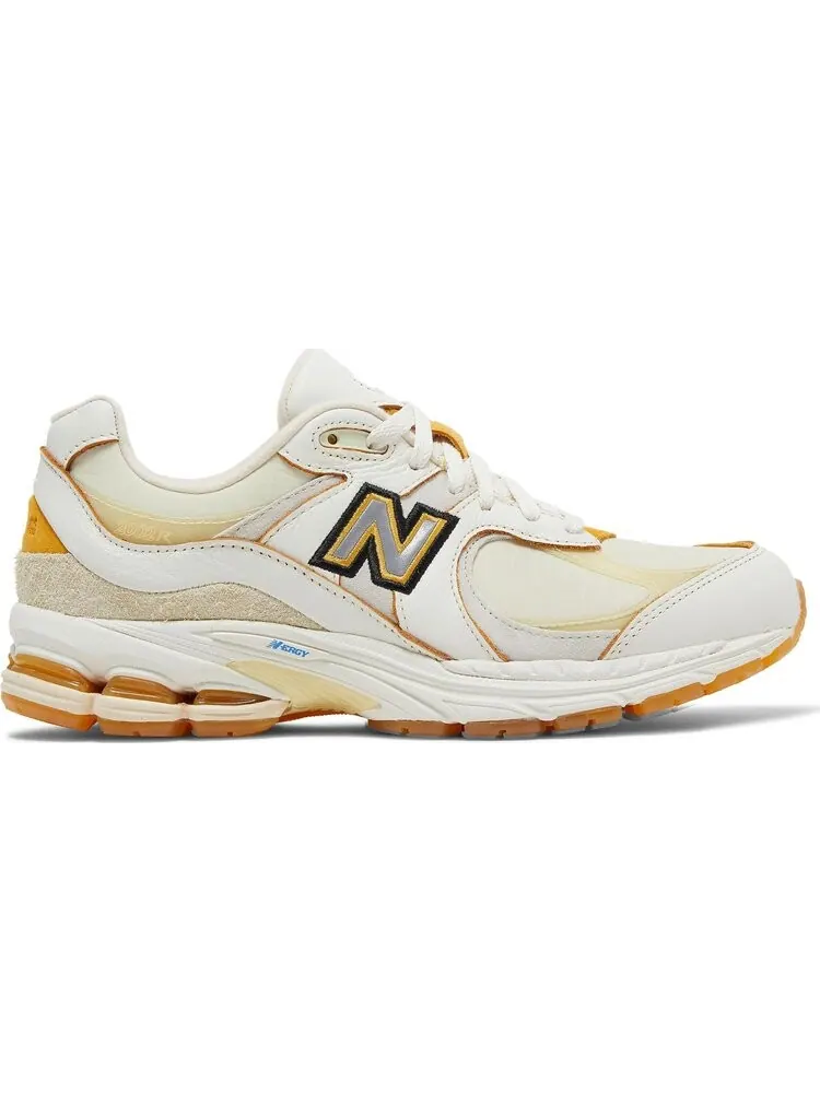 Кроссовки New Balance Joe Freshgoods x 2002R 'Conversations Amongst Us' — изображение 1 из 8, бежевый