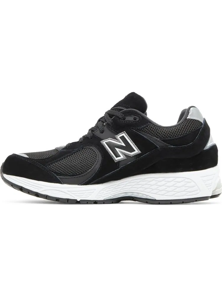 Кроссовки New Balance 2002R — изображение 3 из 8, черный/белый