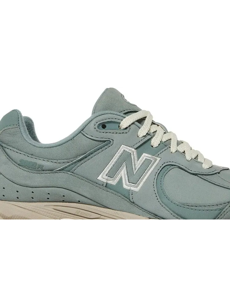 Кроссовки New Balance Kith x 2002R 'Pistachio' — изображение 2 из 8, зеленый