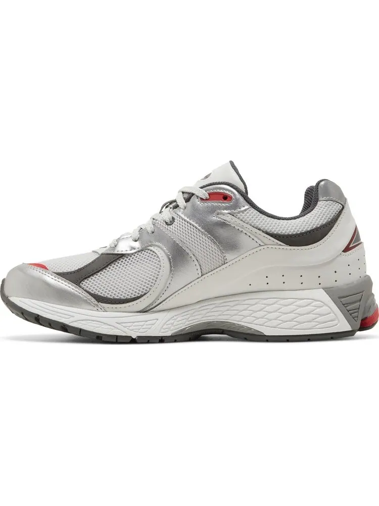 Кроссовки New Balance 2002R 'Silver Metallic Team Red' — изображение 3 из 8, серебряный