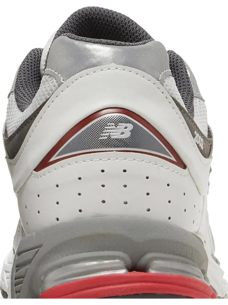 Кроссовки New Balance 2002R 'Silver Metallic Team Red' — изображение 7 из 8, серебряный