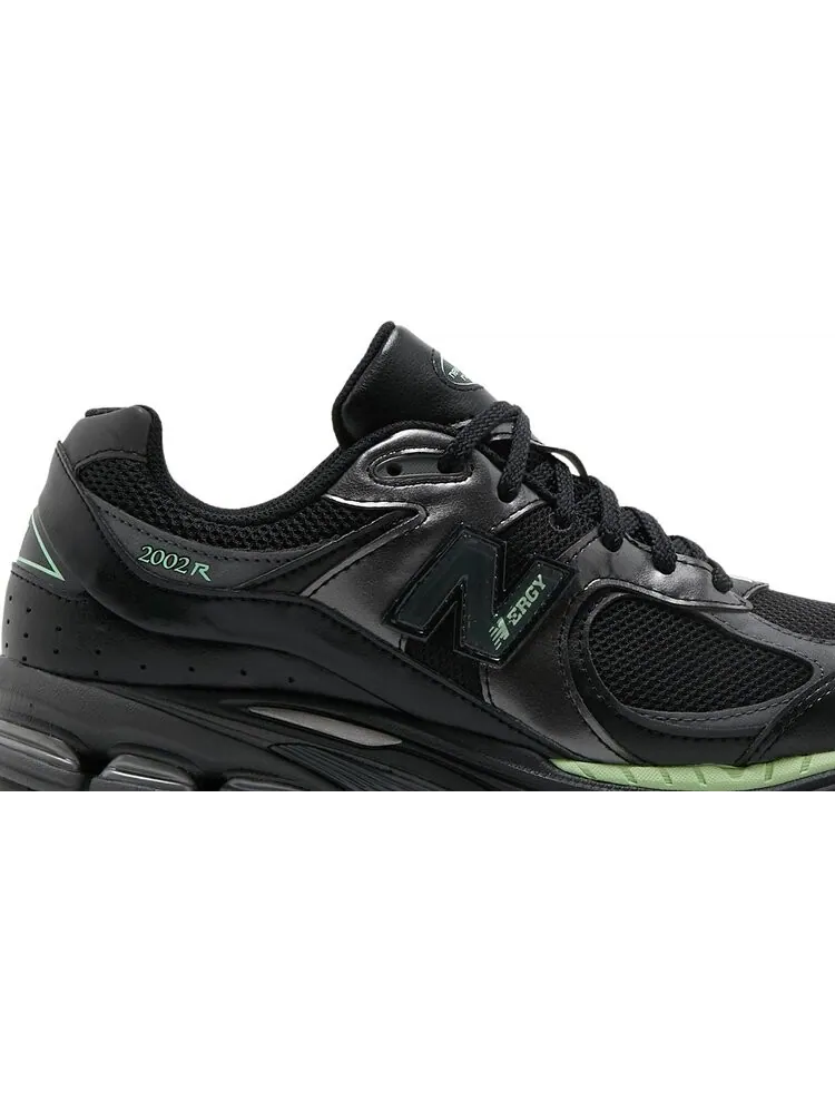 Кроссовки New Balance 2002R 'Black Powder Green' — изображение 2 из 8, черный