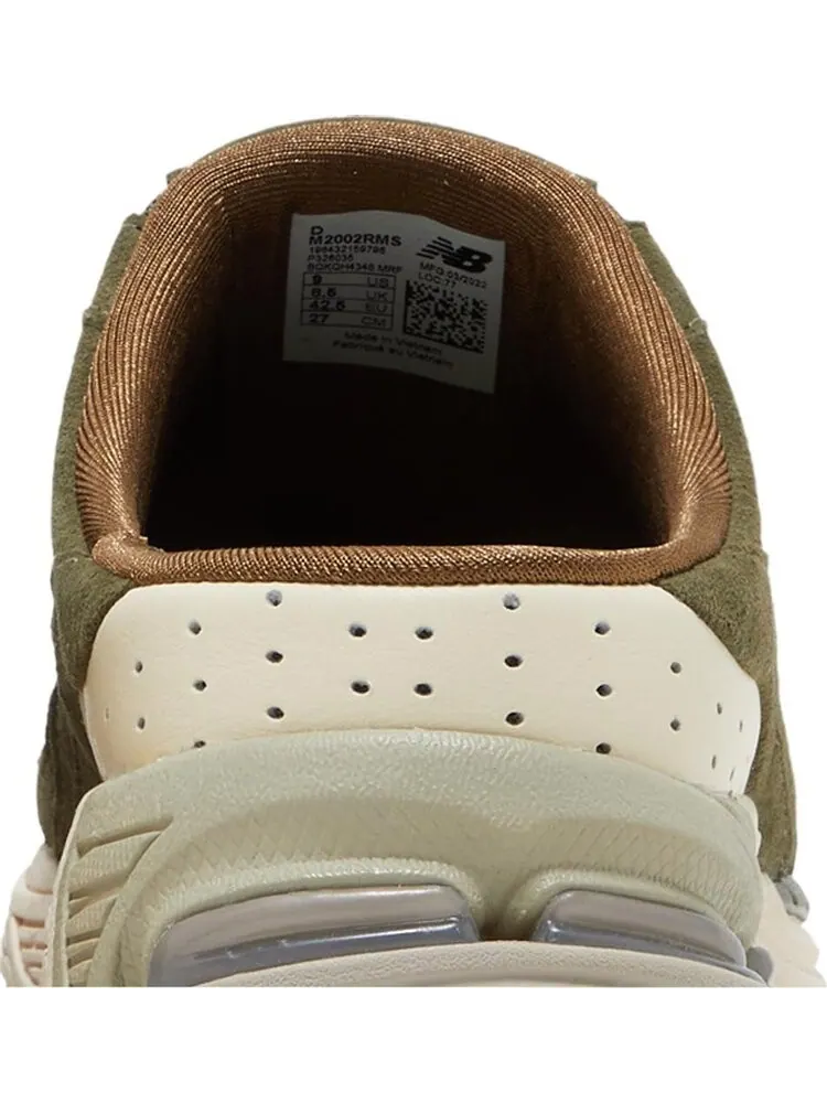 Кроссовки New Balance Sneakersnstuff x 2002R Mule 'Goods for Home' — изображение 7 из 8, зеленый