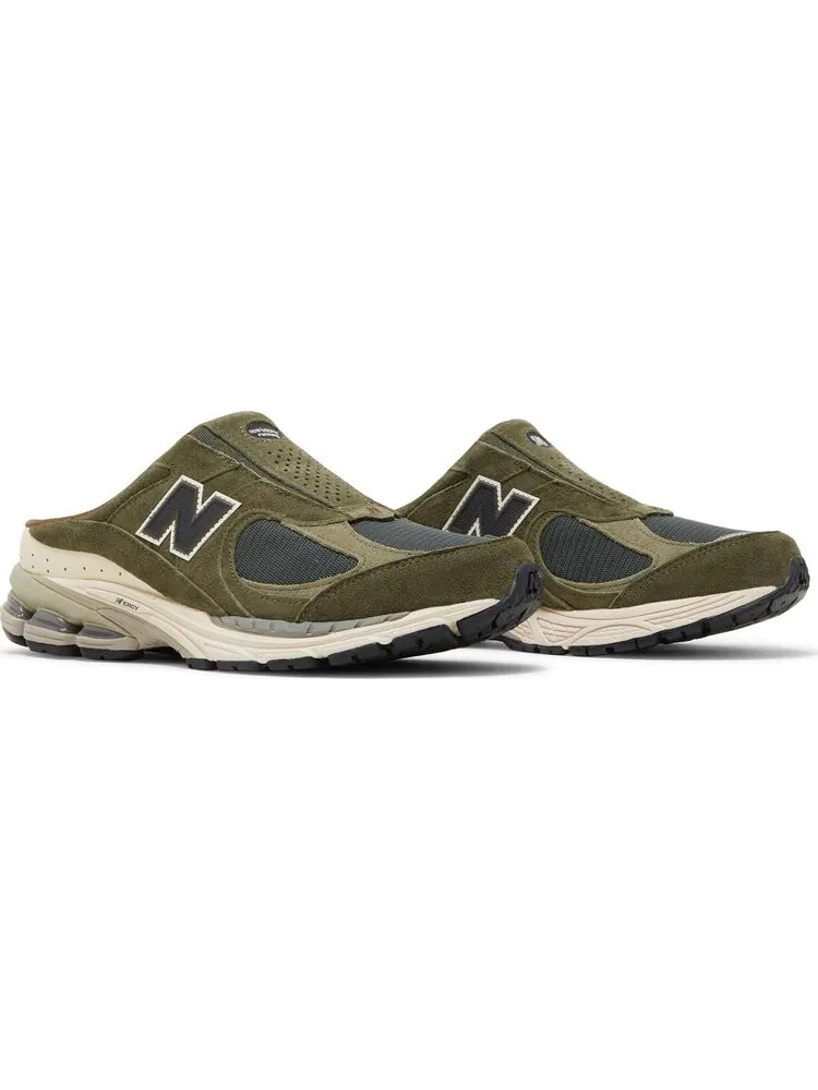 Кроссовки New Balance Sneakersnstuff x 2002R Mule 'Goods for Home' — изображение 8 из 8, зеленый