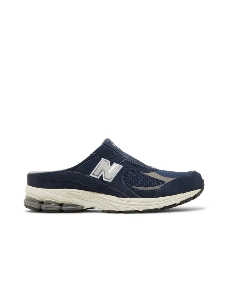 Кроссовки New Balance 2002R Mule — изображение 1 из 4, синий