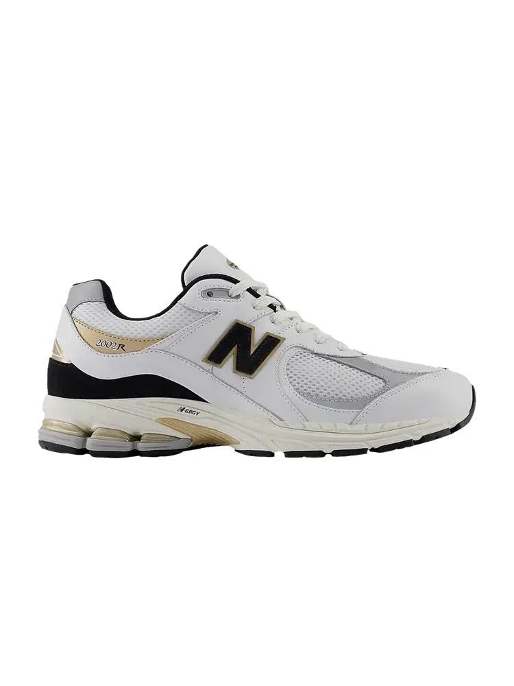 Кроссовки New Balance 2002R White Black Gold Metallic — изображение 1 из 1