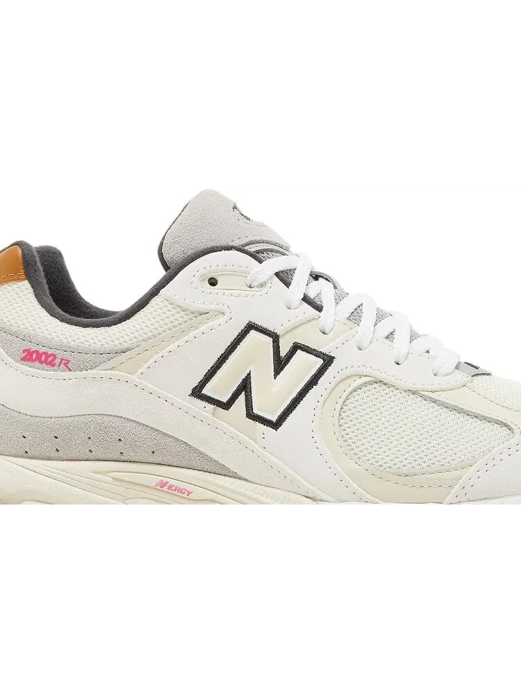 Кроссовки New Balance 2002R 'Warm Alpaca' — изображение 2 из 8, белый