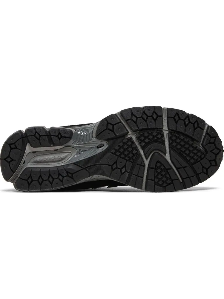 Кроссовки New Balance 2002R — изображение 4 из 8, черный