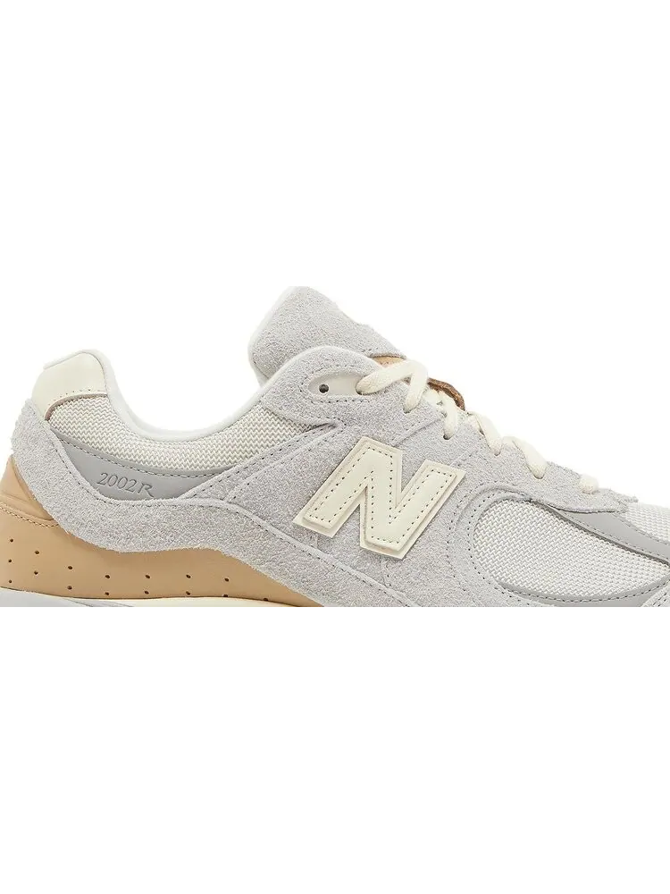 Кроссовки New Balance 2002R 'Rain Cloud Angora' — изображение 2 из 8, серый
