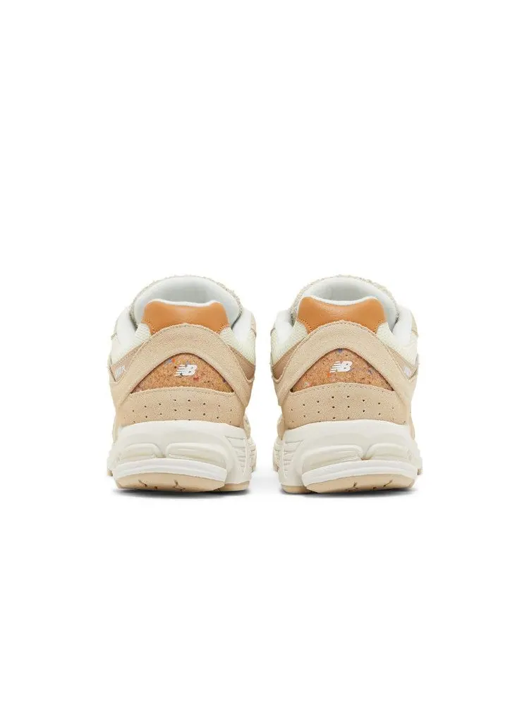 Кроссовки New Balance 2002R 'Sandstone' — изображение 7 из 9, желто-коричневый