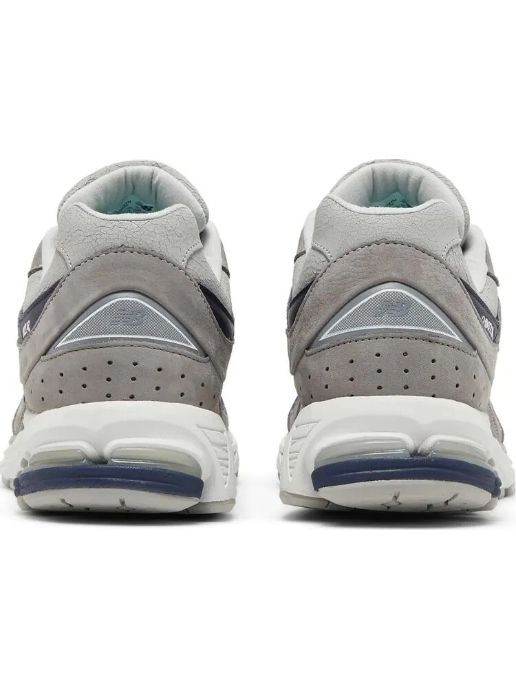 Кроссовки New Balance thisisneverthat x 2002R 'The 2022 Downtown Run' — изображение 6 из 8, серый