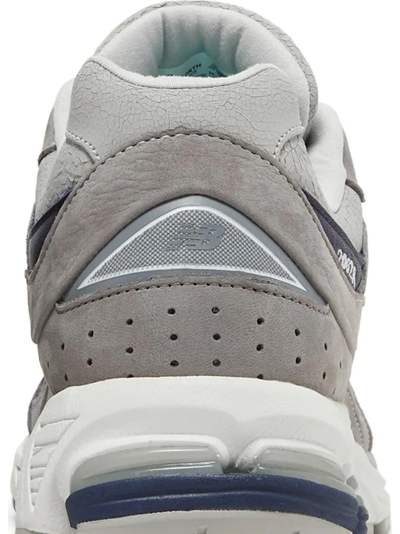 Кроссовки New Balance thisisneverthat x 2002R 'The 2022 Downtown Run' — изображение 7 из 8, серый