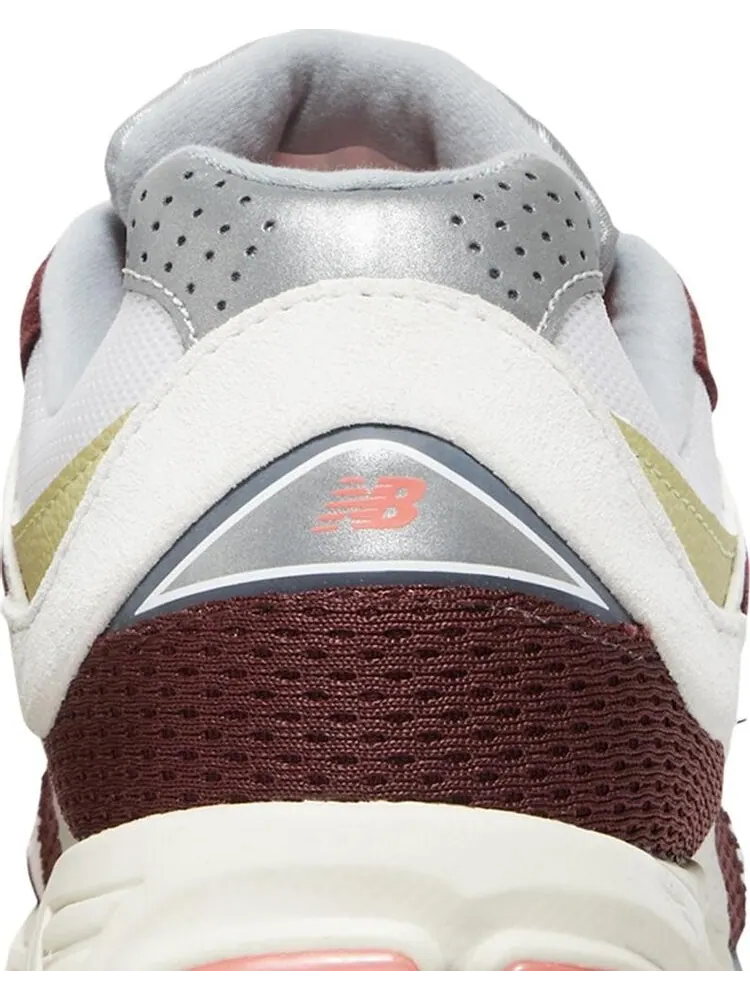 Кроссовки New Balance Up There x 2002R 'Backyard Legends II' — изображение 7 из 8, красный