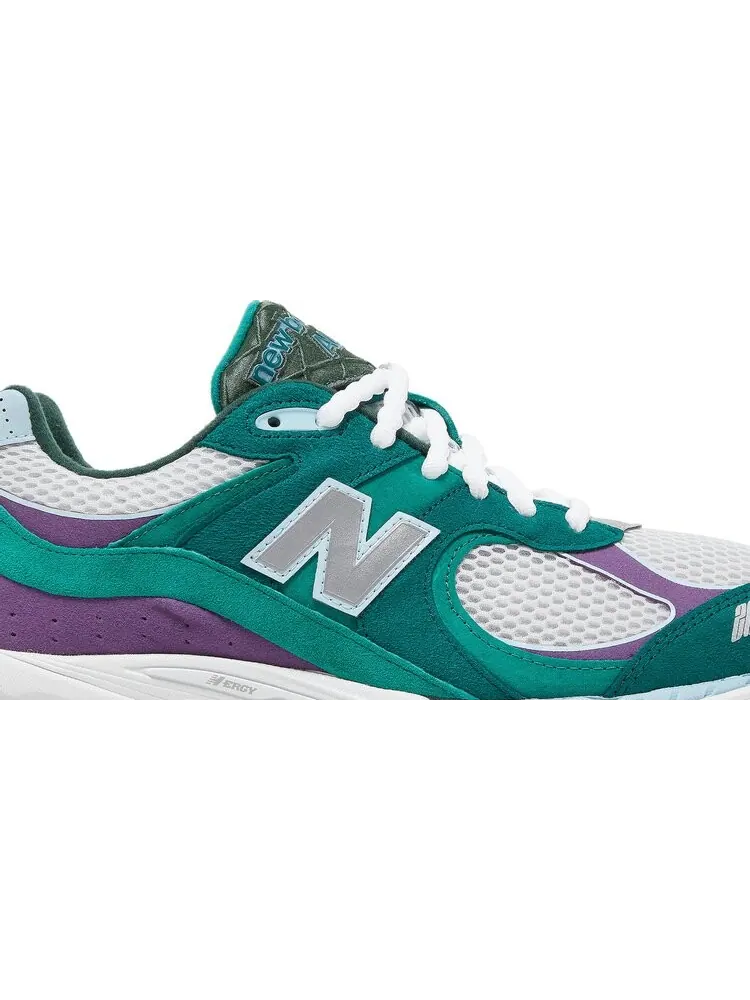 Кроссовки New Balance Up There x 2002R 'Backyard Legends' — изображение 2 из 8, зеленый