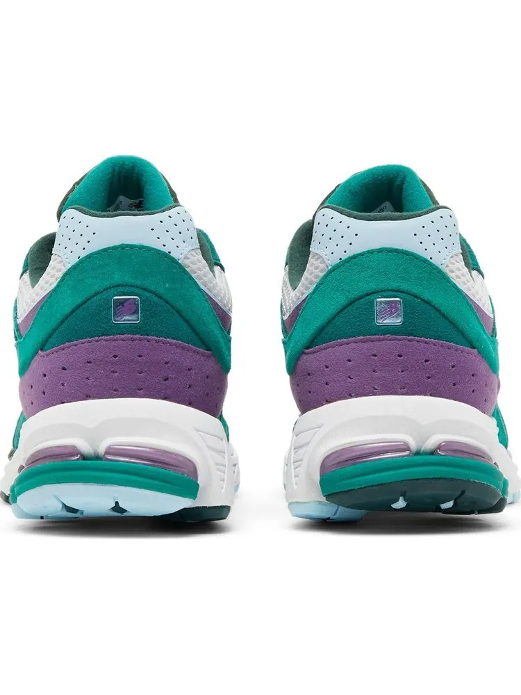 Кроссовки New Balance Up There x 2002R 'Backyard Legends' — изображение 6 из 8, зеленый