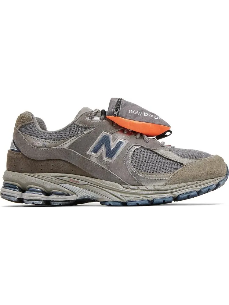 Кроссовки New Balance 2002R — изображение 1 из 8, серый
