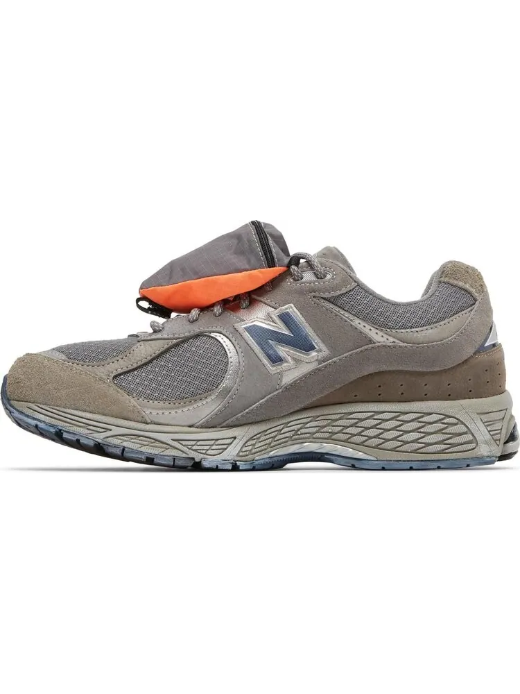 Кроссовки New Balance 2002R — изображение 3 из 8, серый