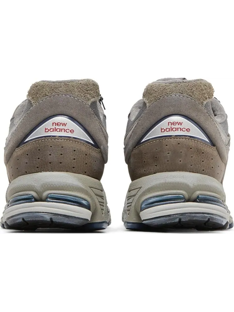 Кроссовки New Balance 2002R — изображение 6 из 8, серый