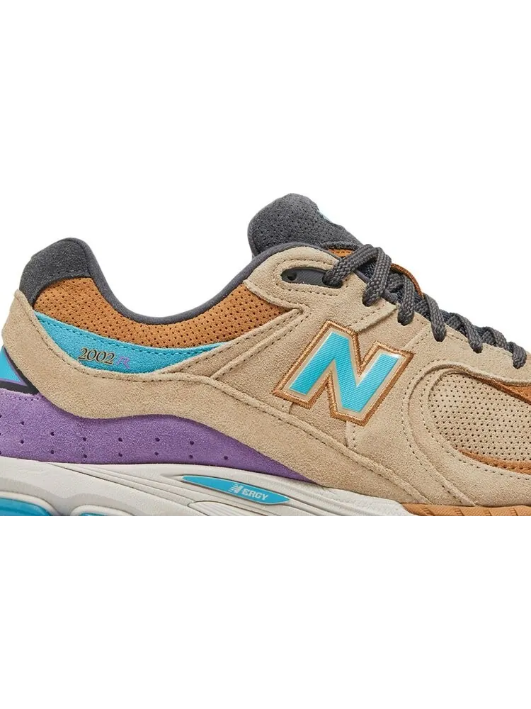 Кроссовки New Balance 2002R 'Incense' — изображение 2 из 8, загар