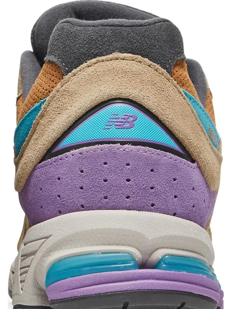 Кроссовки New Balance 2002R 'Incense' — изображение 7 из 8, загар