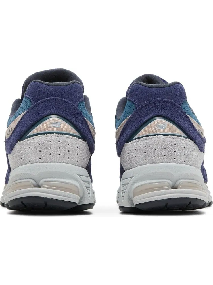 Кроссовки New Balance 2002R 'Navy Pink' — изображение 6 из 8, синий