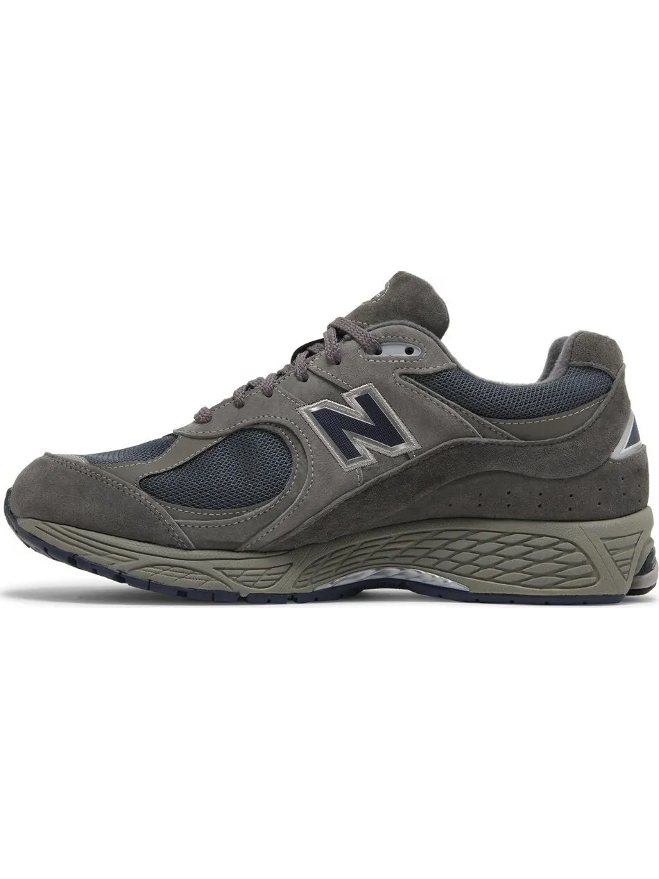 Кроссовки New Balance 2002R GORE-TEX — изображение 2 из 5, коричневый/серый