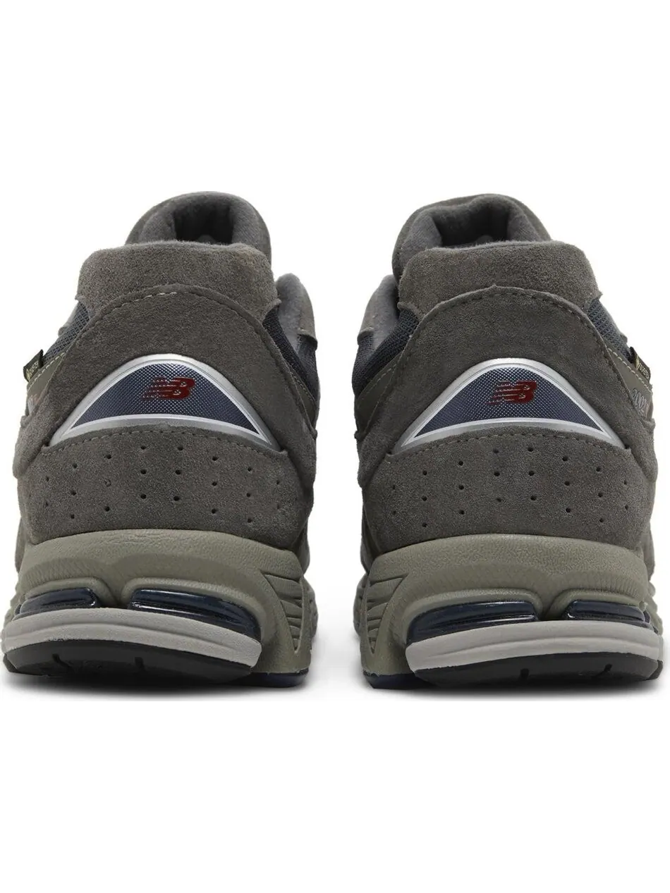 Кроссовки New Balance 2002R GORE-TEX — изображение 4 из 5, коричневый/серый