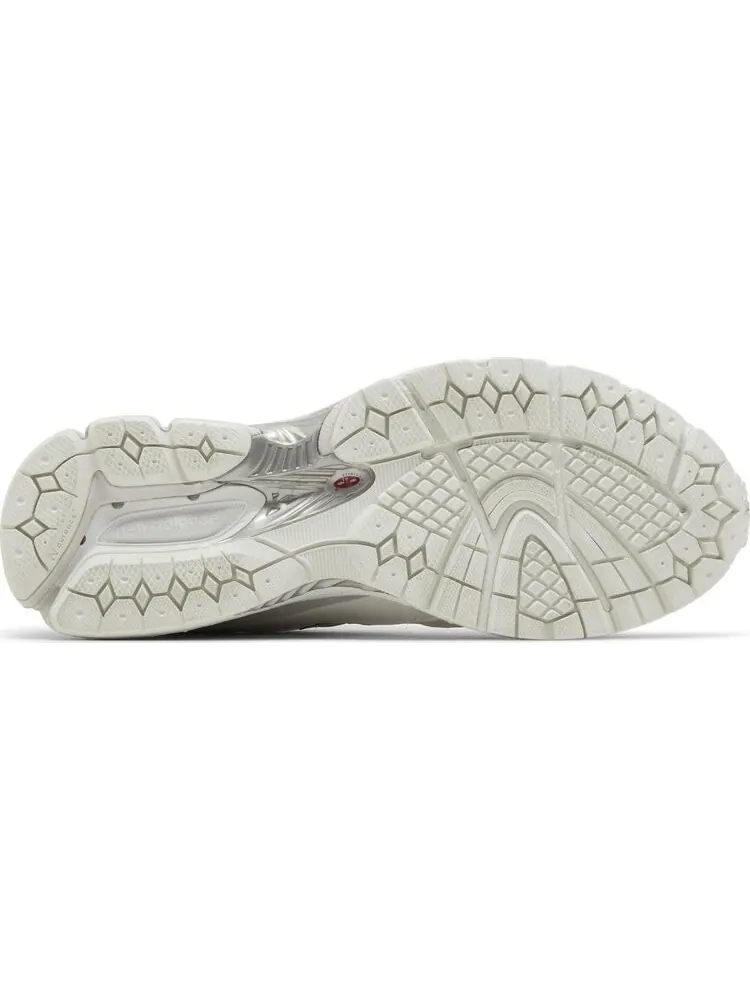 Кроссовки 2002R GORE-TEX 'White Brighton Grey' — изображение 4 из 4, белый