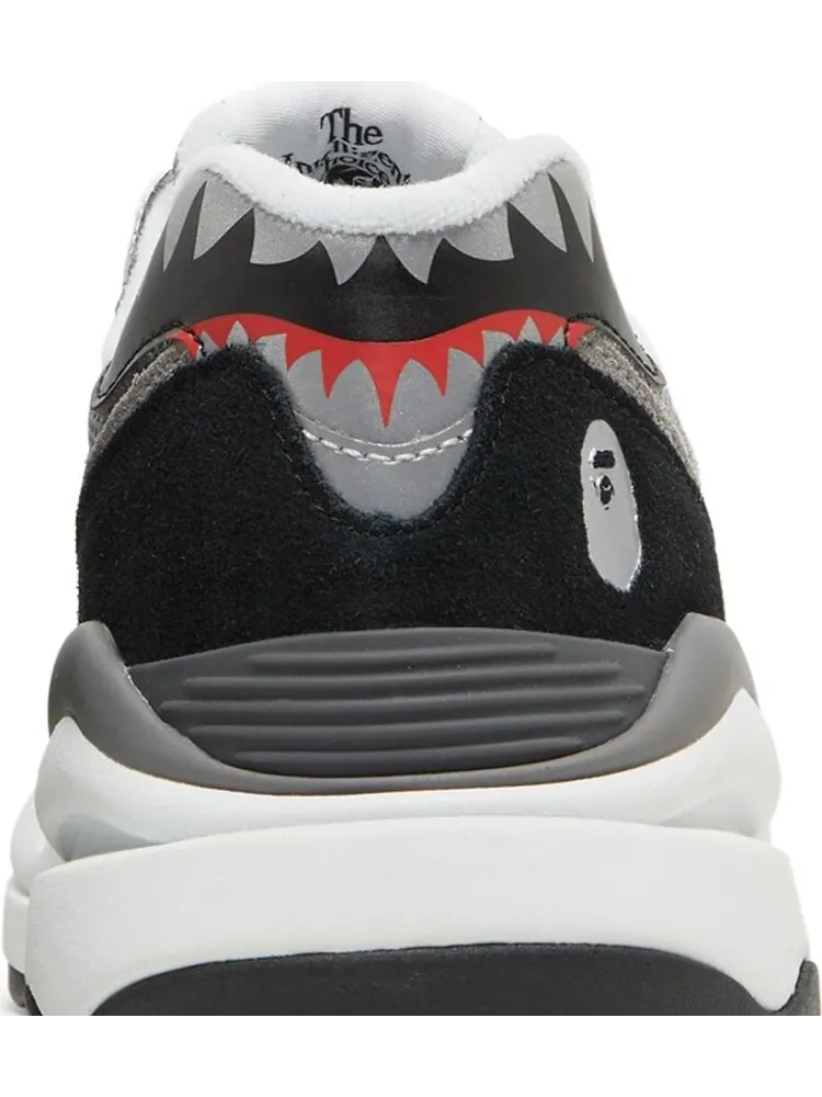 Кроссовки New Balance BAPE x 57/40 'Grey' — изображение 7 из 8, серый