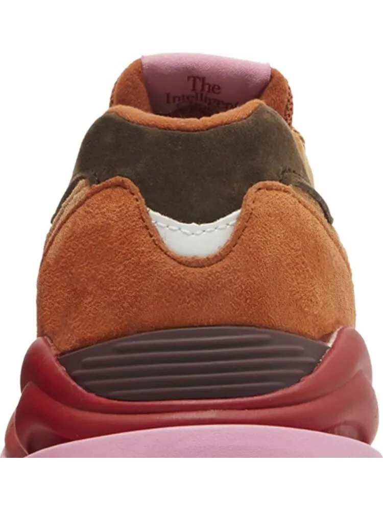 Кроссовки New Balance 57/40 'Brown Pink Red' — изображение 7 из 8, коричневый