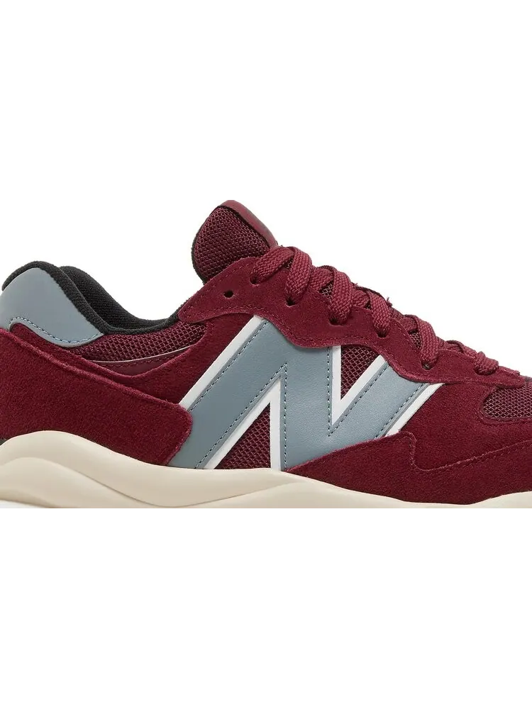 Кроссовки New Balance 57/40 'Garnet Slate' — изображение 2 из 8, красный
