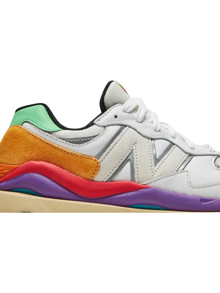 Кроссовки New Balance 57/40 'Munsell White Vivid Cactus' — изображение 2 из 8, белый
