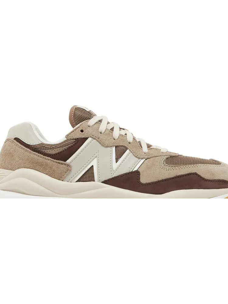 Кроссовки New Balance 57/40 'Mushroom Black Coffee' — изображение 2 из 8, коричневый