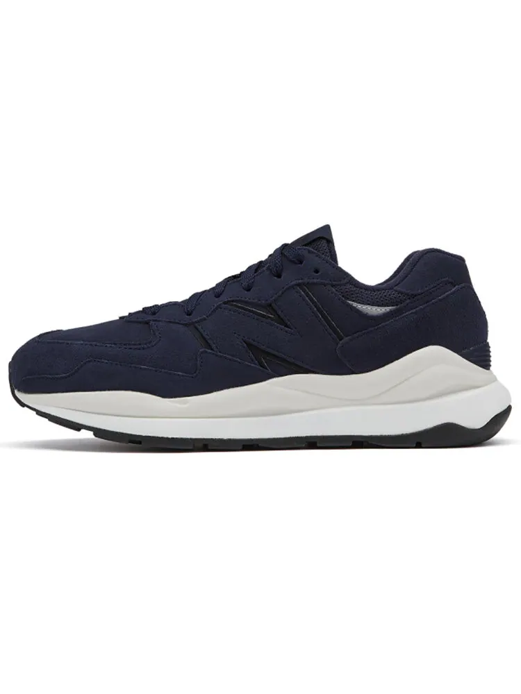 Кроссовки унисекс New Balance 5740 с низким верхом — изображение 1 из 2, темно-синий