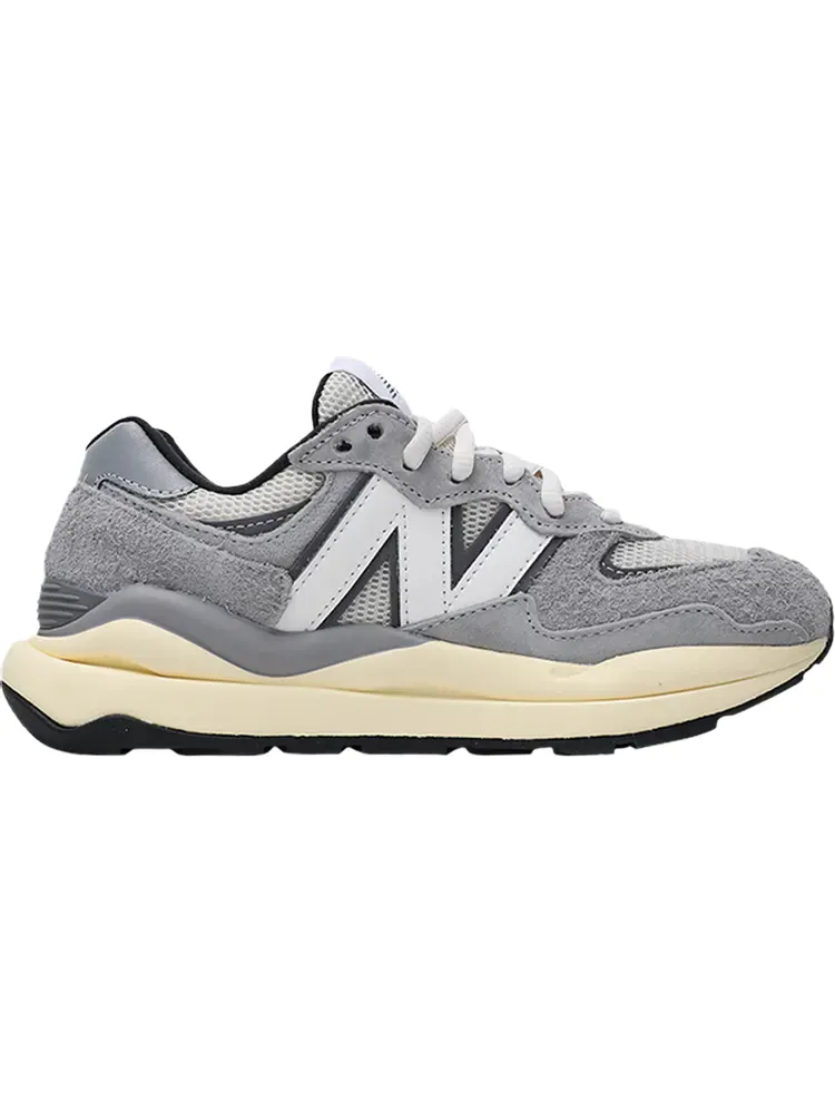 Кроссовки New Balance 57/40 'Grey White Black' — изображение 1 из 1, серый