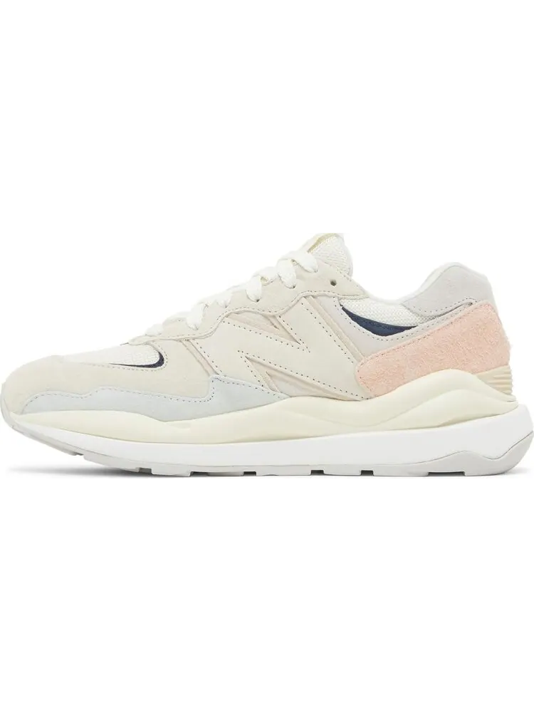 Кроссовки New Balance 57/40 'Sea Salt Vintage Rose' — изображение 3 из 8, белый