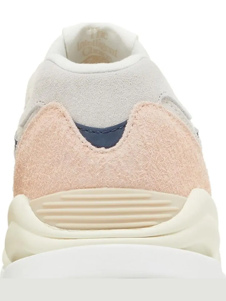 Кроссовки New Balance 57/40 'Sea Salt Vintage Rose' — изображение 7 из 8, белый