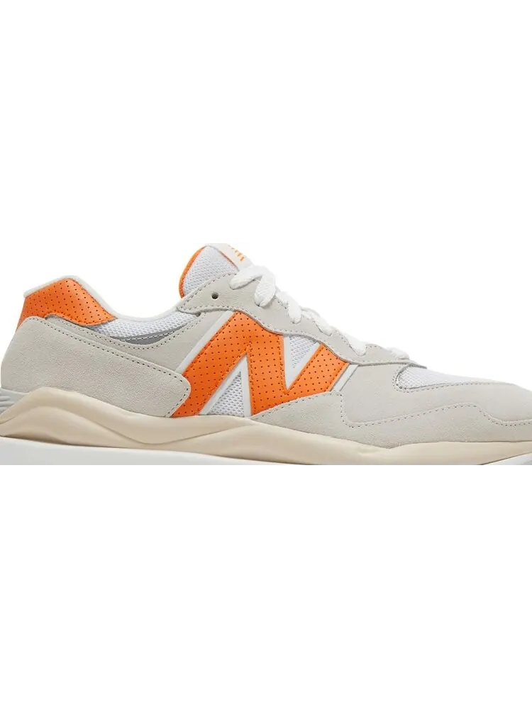 Кроссовки New Balance 57/40 'Topaz' — изображение 2 из 8, бежевый